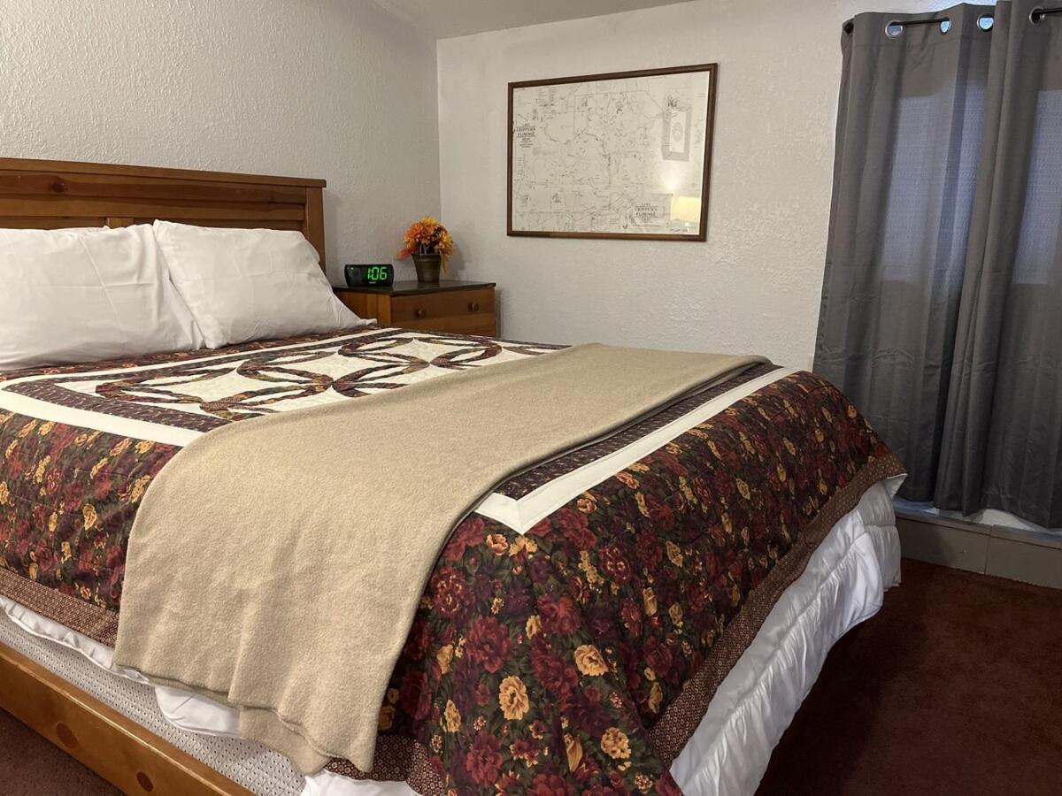 Musky Joe'S Twin Pines Resort New Post Экстерьер фото