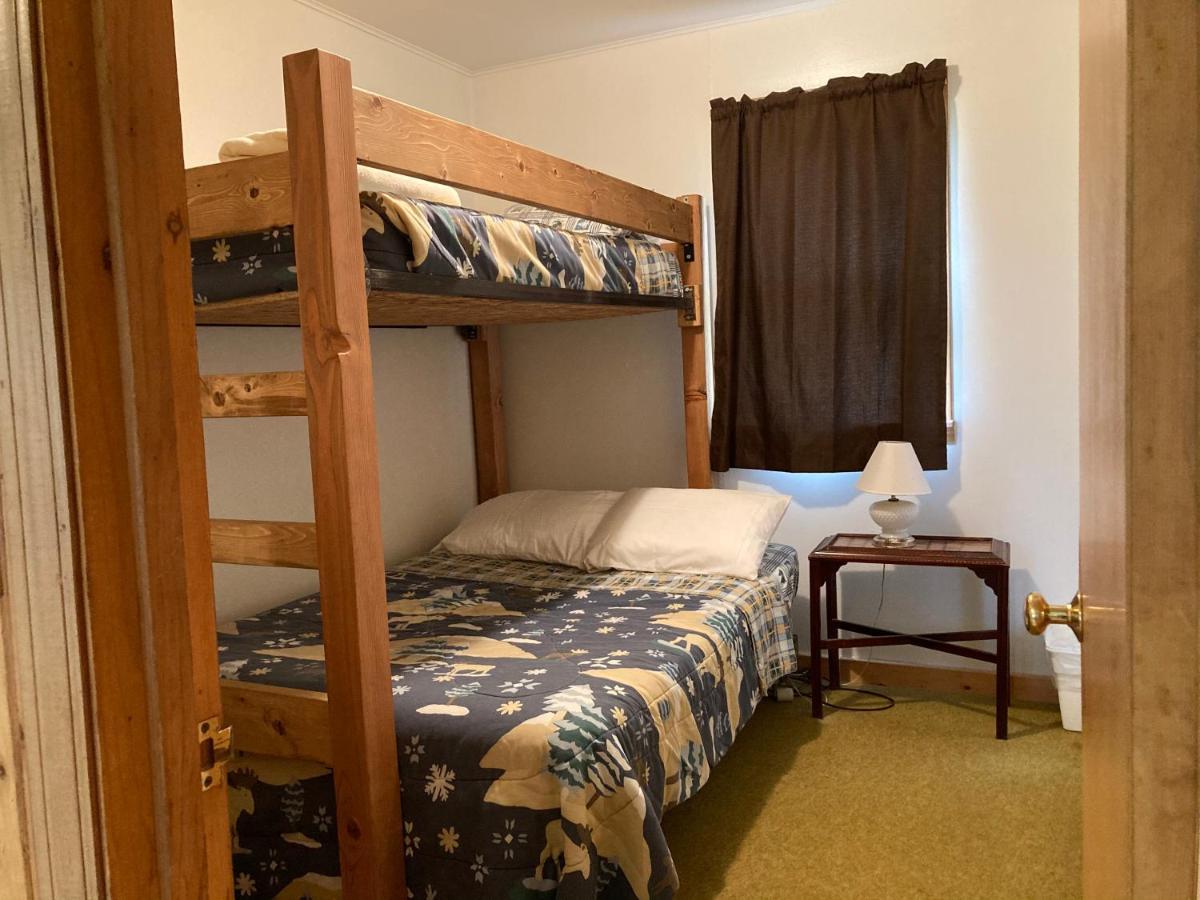 Musky Joe'S Twin Pines Resort New Post Экстерьер фото
