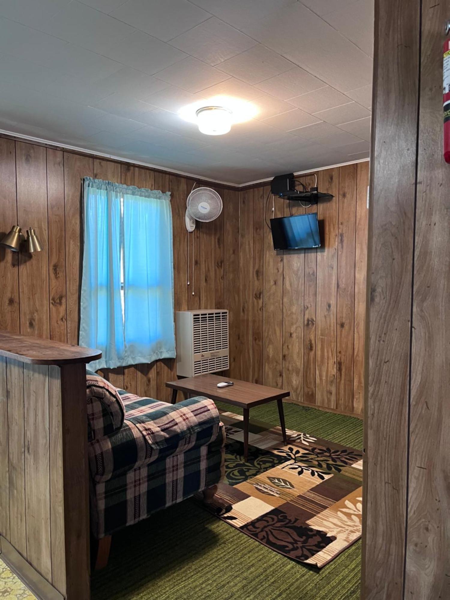 Musky Joe'S Twin Pines Resort New Post Экстерьер фото